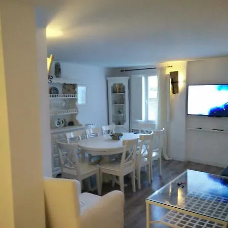 Circuito De Aragon. House Up To 16 Pax Villa *