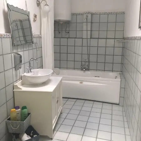 Circuito De Aragon. House Up To 16 Pax Villa *