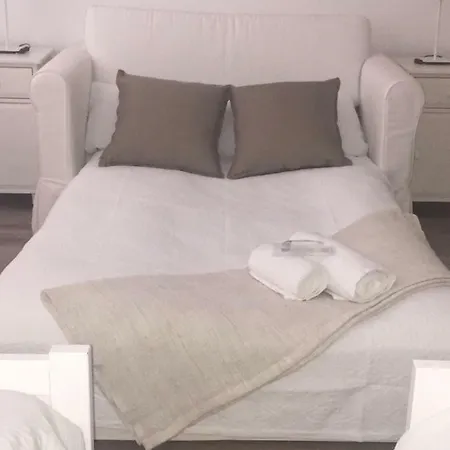 Circuito De Aragon. House Up To 16 Pax Valdealgorfa