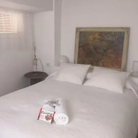 Circuito De Aragon. House Up To 16 Pax Villa