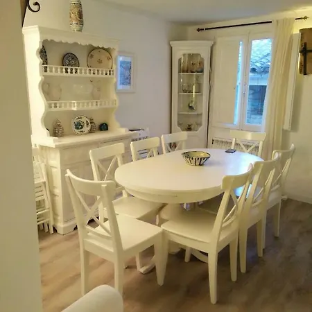 Circuito De Aragon. House Up To 16 Pax Valdealgorfa