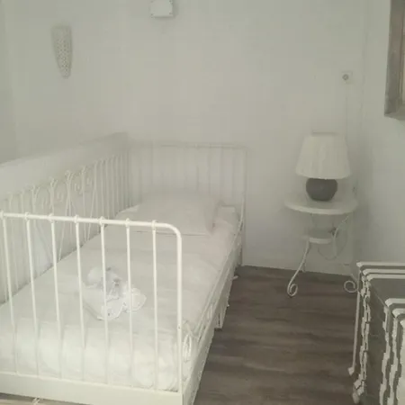 Circuito De Aragon. House Up To 16 Pax Villa *