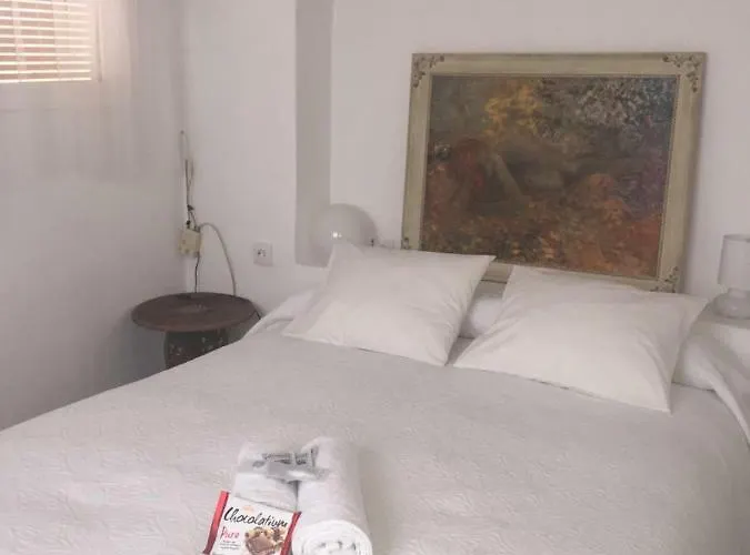 Circuito De Aragon. House Up To 16 Pax Villa