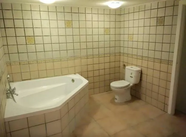 Circuito De Aragon. House Up To 16 Pax Villa *